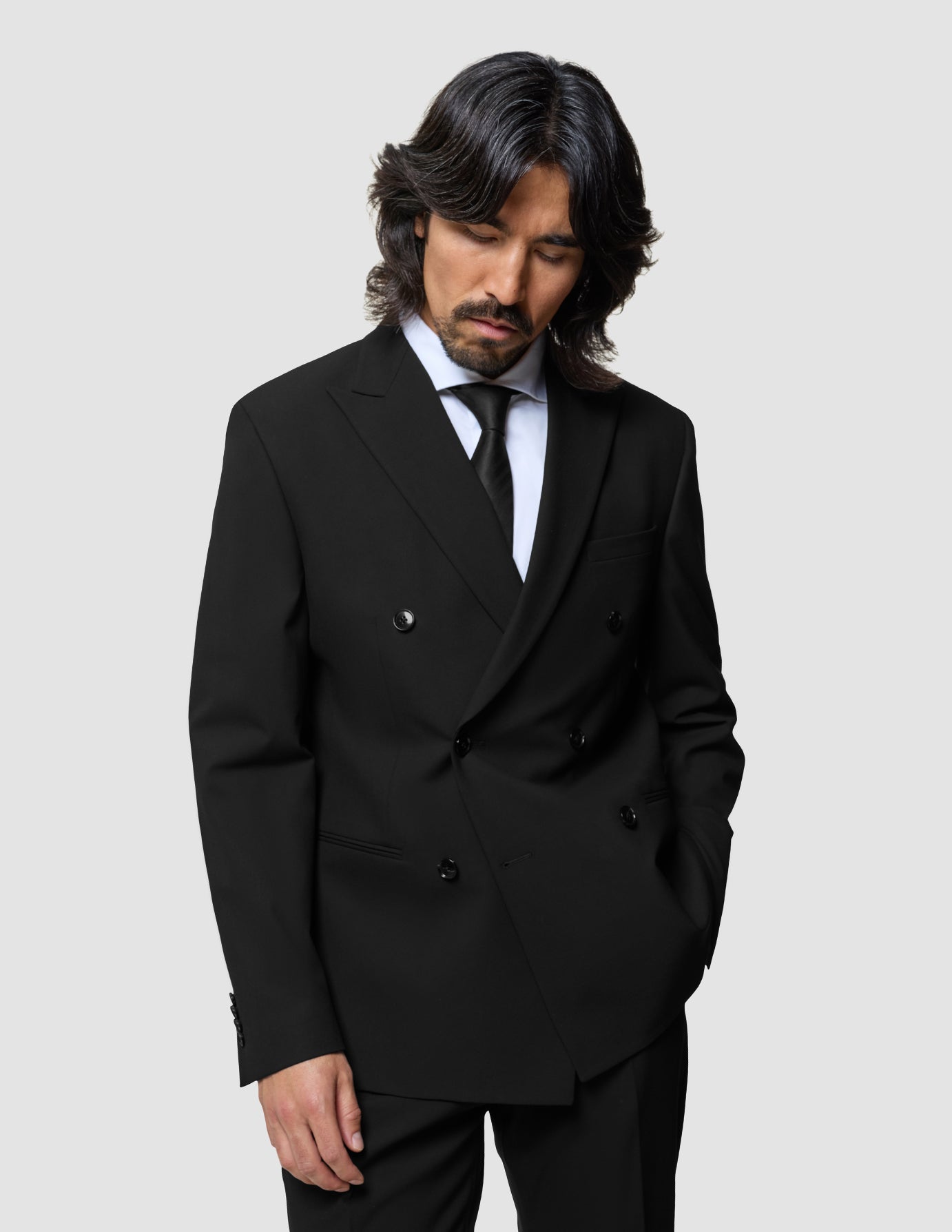 Formal fit. Flexible feeling.